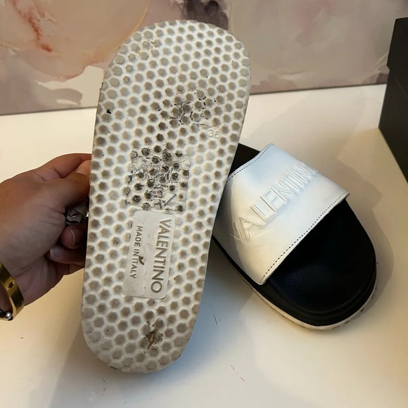 ! Mario Valentino Samantha white slides size 6 main image 5